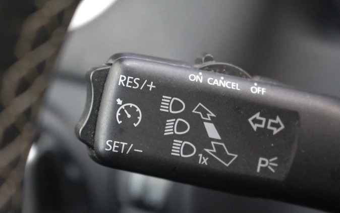 Volkswagen Tiguan cena 58700 przebieg: 125586, rok produkcji 2014 z Gniezno małe 466